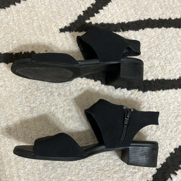 Black Zip Sandals Low Heel Alex Marie - Picture 5 of 9